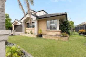 4 bedrooms and very close to Papamoa Beach